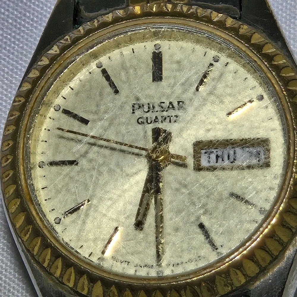 Vintage Pulsar Womens Presidential Two Tone‎ Watch Keeps Time/Day/Date 92081